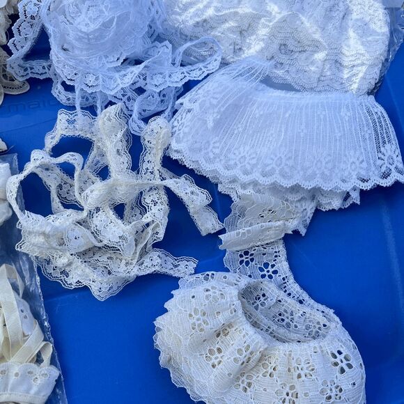 Lot Vintage Lace Trim & Eyelet Ruffle 1970s-1990s Sewing Craft Supply Fabric - Picture 12 of 12